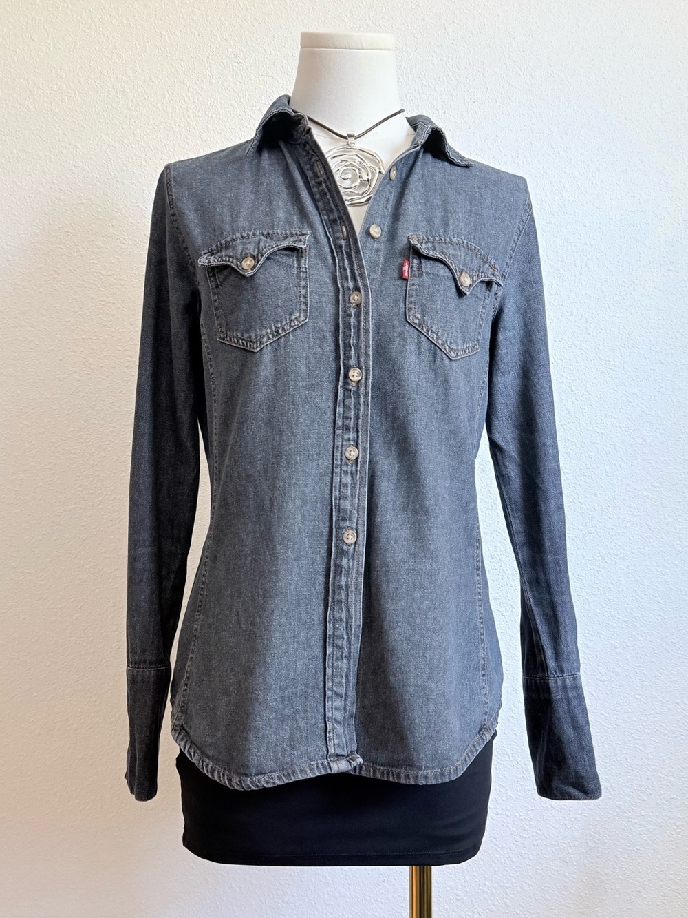 Vintage Levi’s Red Tab Denim Western Style Button Down Shirt 90s Grunge Retro - Picture 3 of 7